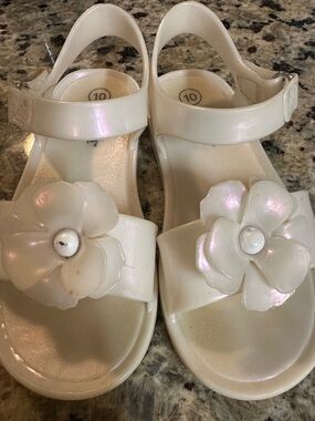 Girls' Cat & Jack Pearl White Floral Jelly Sandals - Kids Shoes